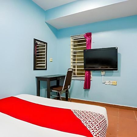 Oyo 44094 Bangi Lanai Hotel Екстер'єр фото