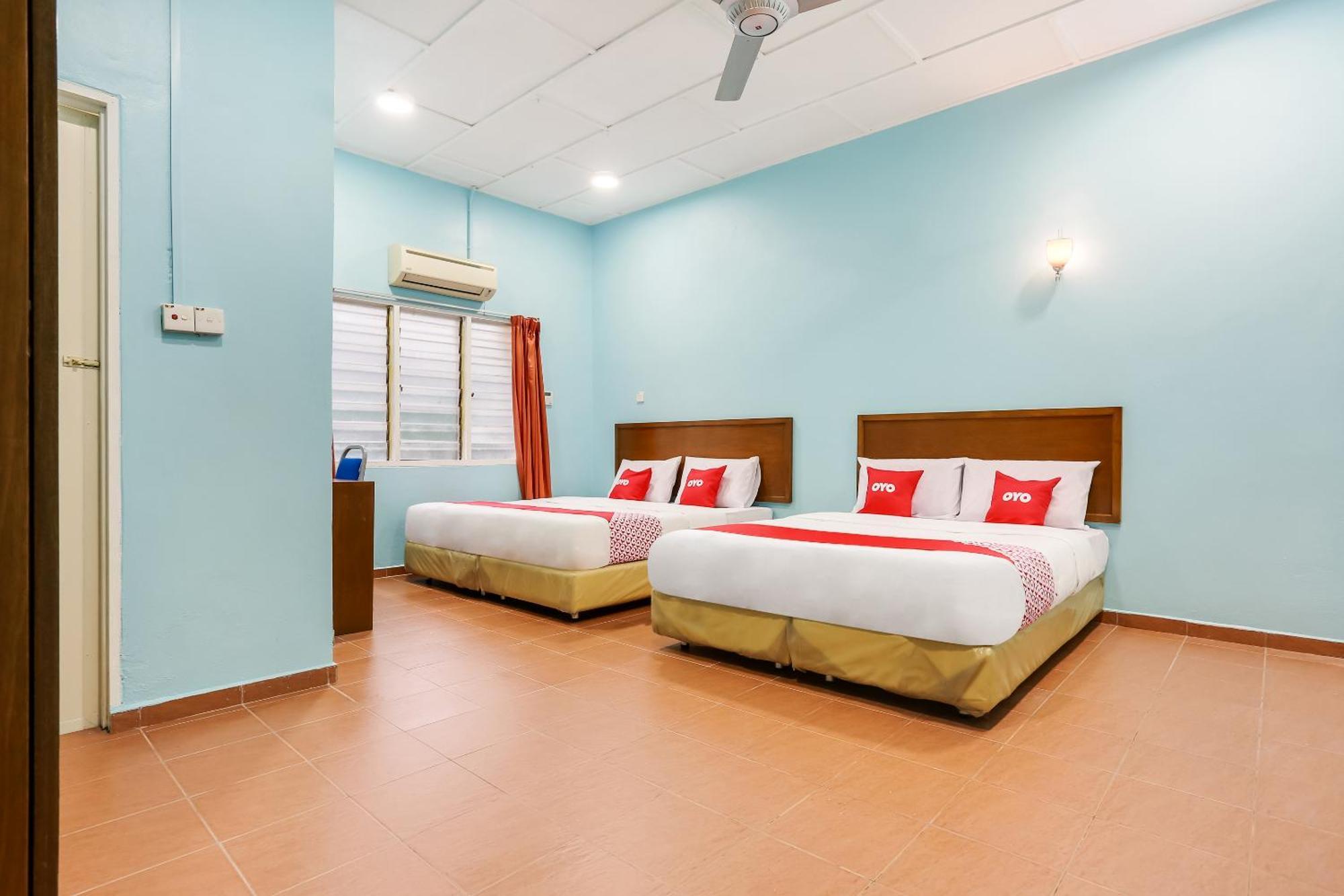 Oyo 44094 Bangi Lanai Hotel Екстер'єр фото