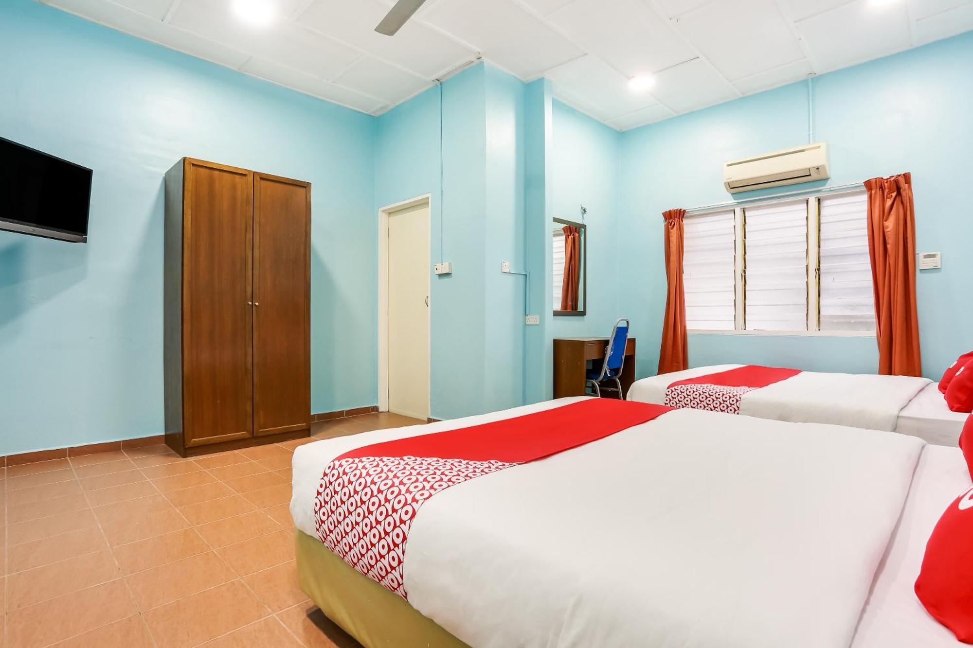 Oyo 44094 Bangi Lanai Hotel Екстер'єр фото