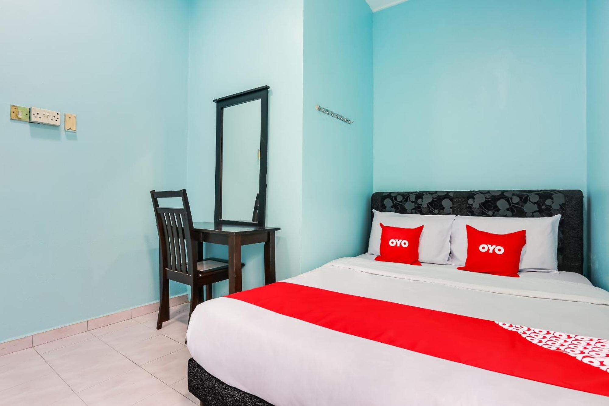 Oyo 44094 Bangi Lanai Hotel Екстер'єр фото