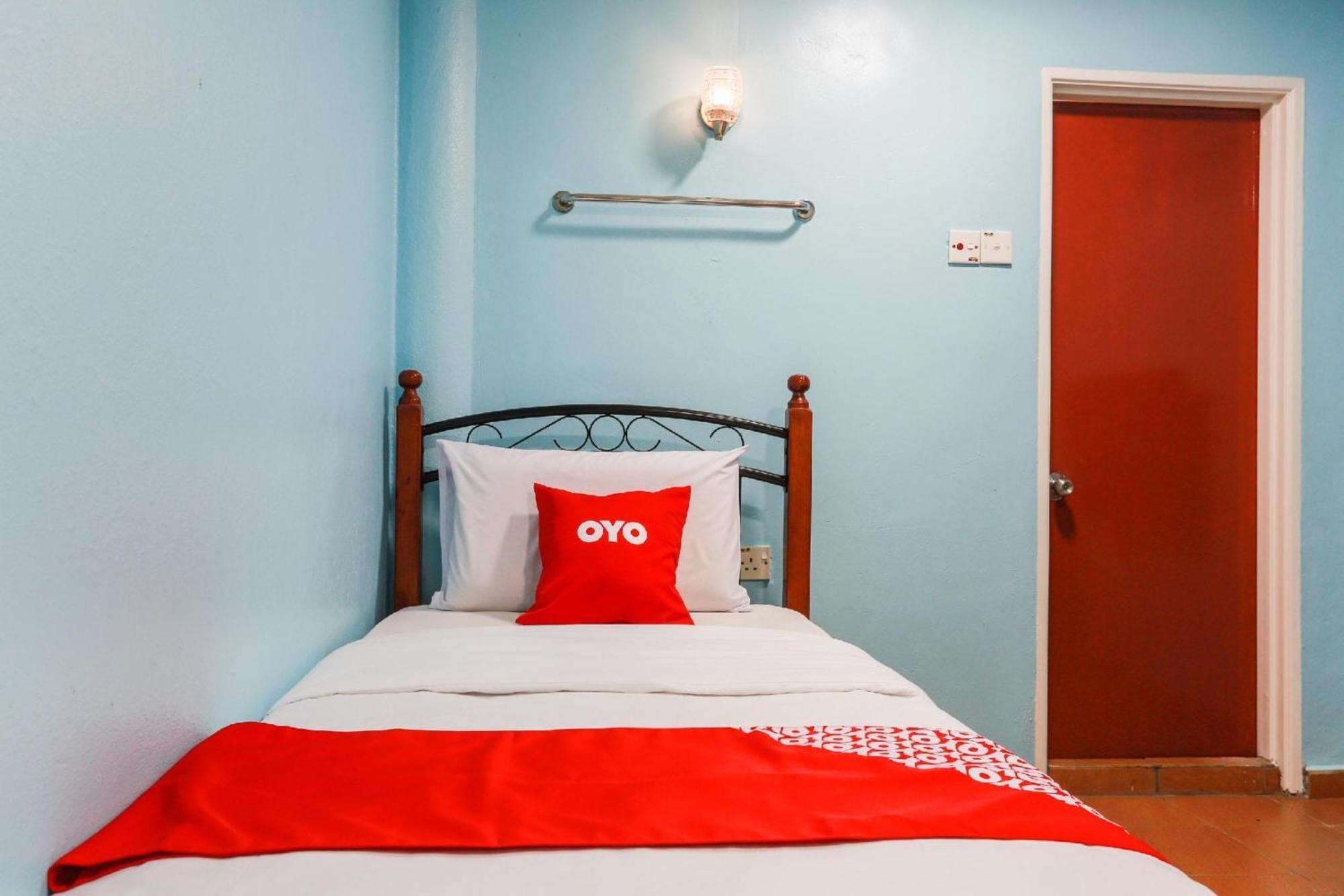 Oyo 44094 Bangi Lanai Hotel Екстер'єр фото