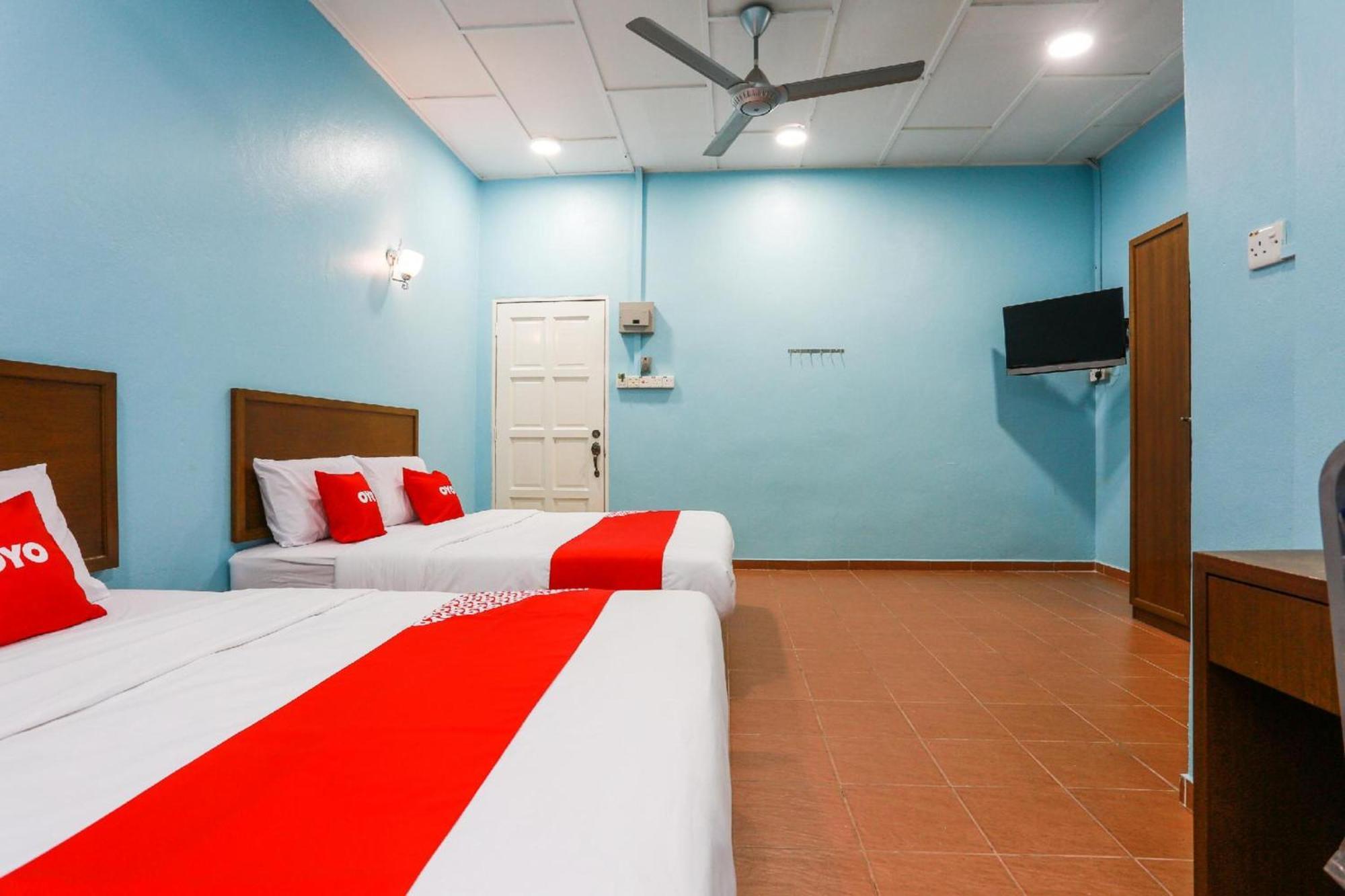Oyo 44094 Bangi Lanai Hotel Екстер'єр фото