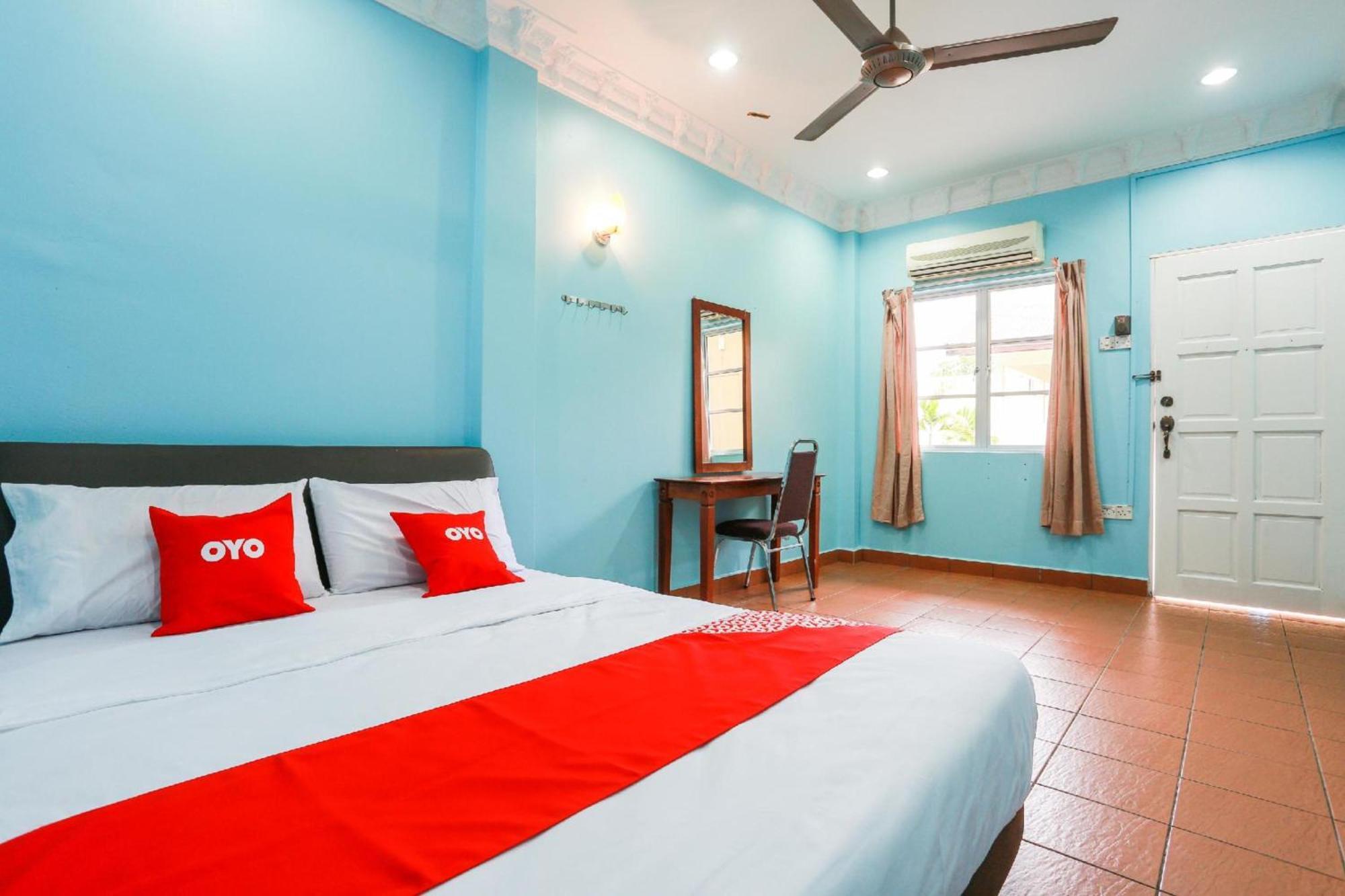 Oyo 44094 Bangi Lanai Hotel Екстер'єр фото