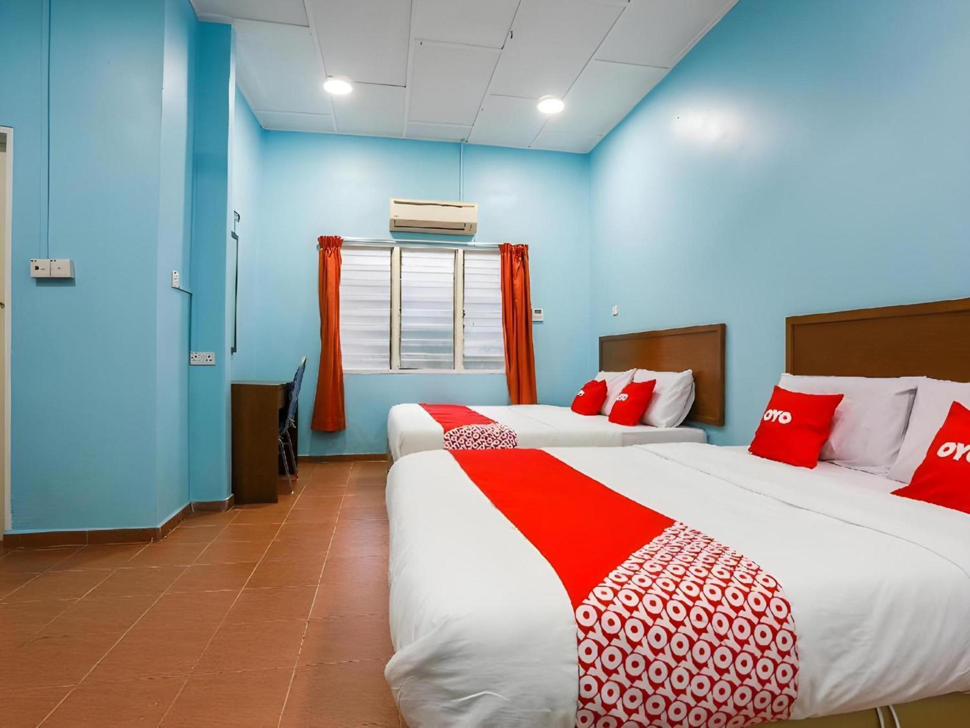 Oyo 44094 Bangi Lanai Hotel Екстер'єр фото