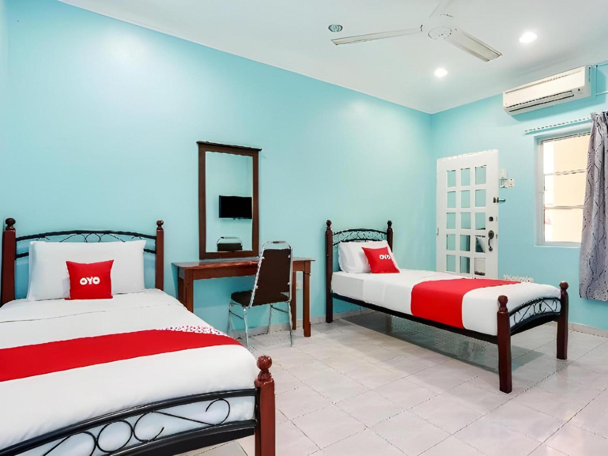 Oyo 44094 Bangi Lanai Hotel Екстер'єр фото