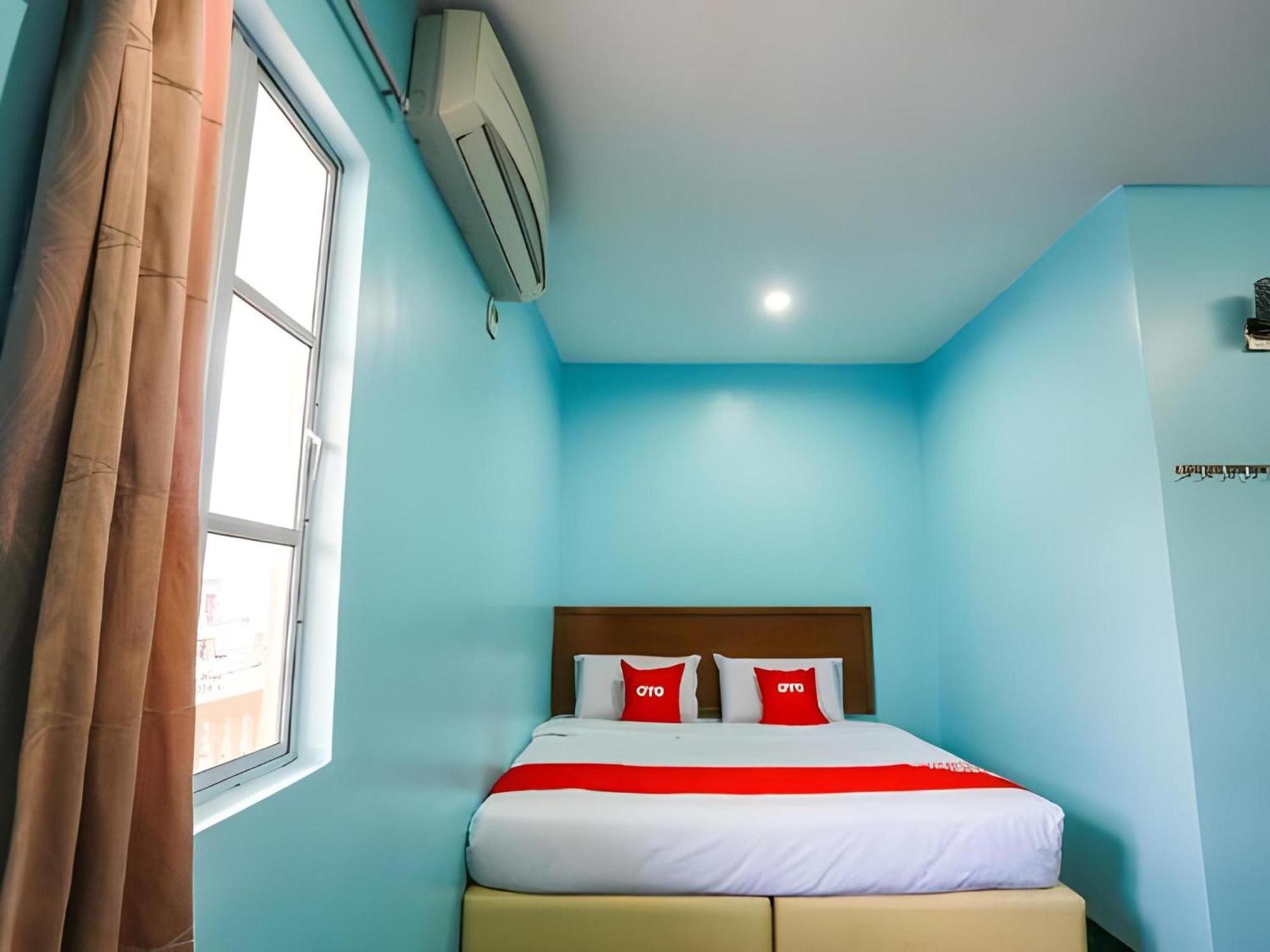 Oyo 44094 Bangi Lanai Hotel Екстер'єр фото