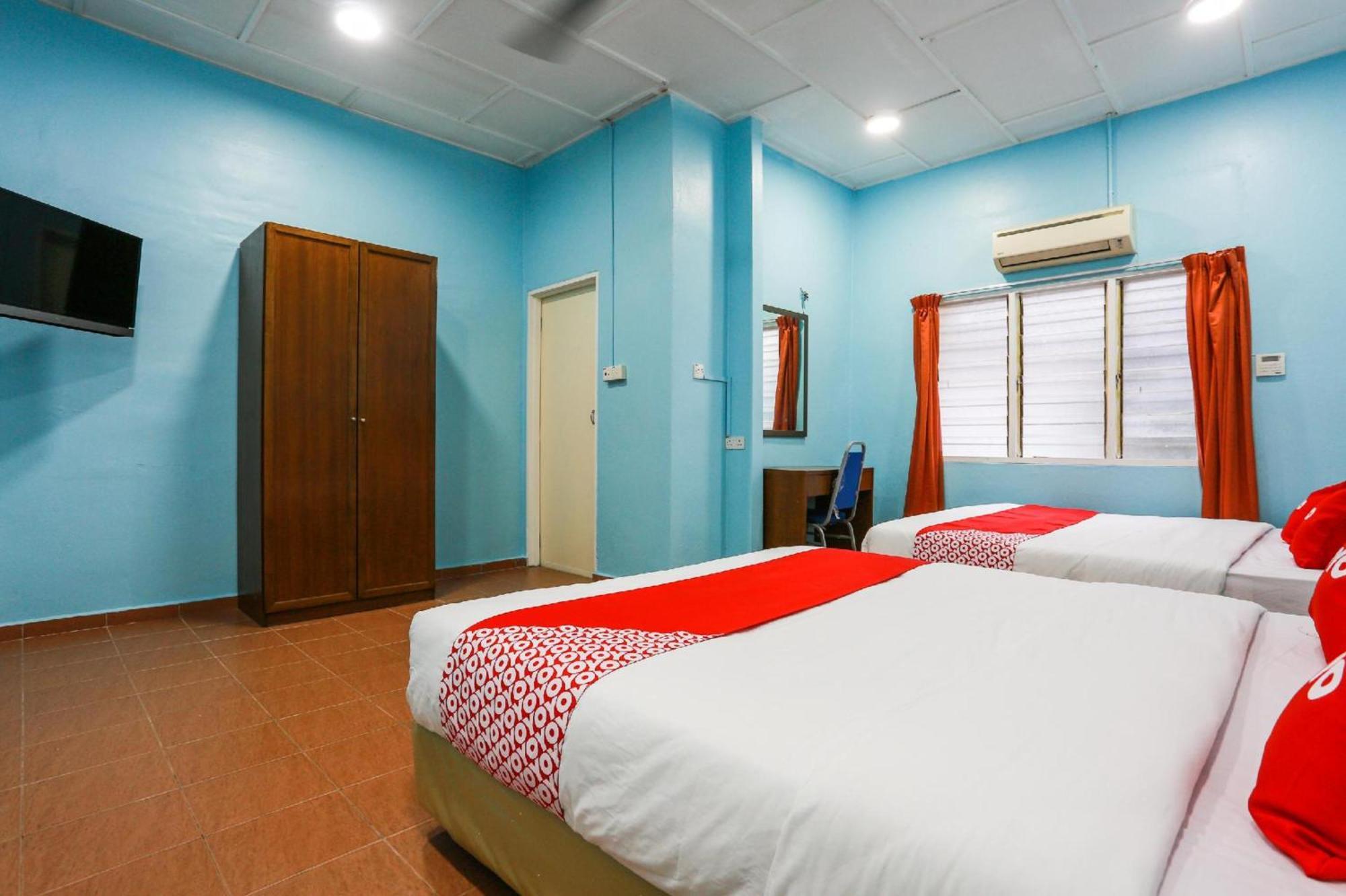 Oyo 44094 Bangi Lanai Hotel Екстер'єр фото